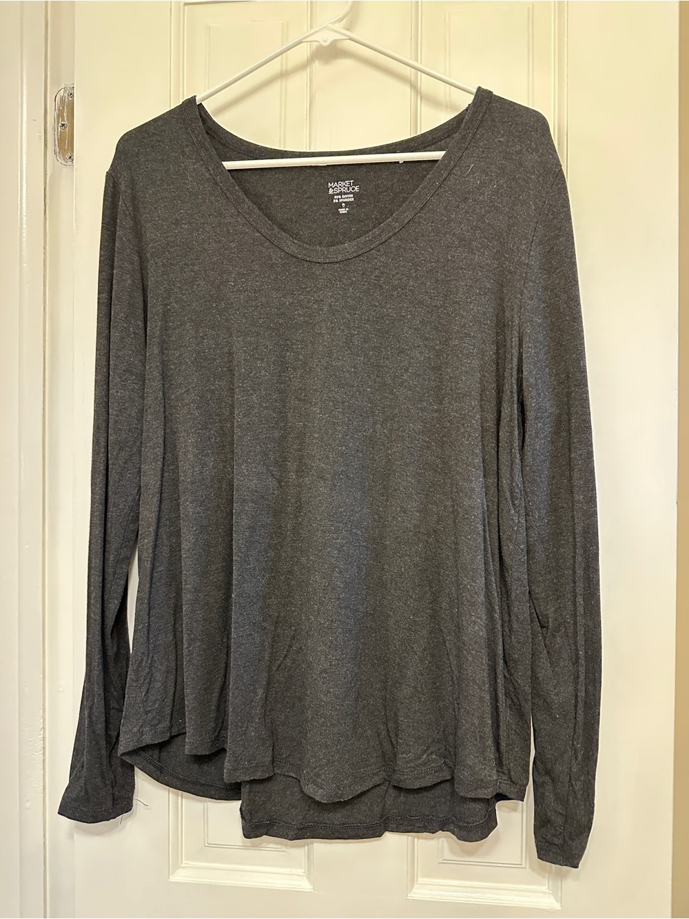 Market & Spruce Dark Gray Long Sleeve Scoop Neck Tee